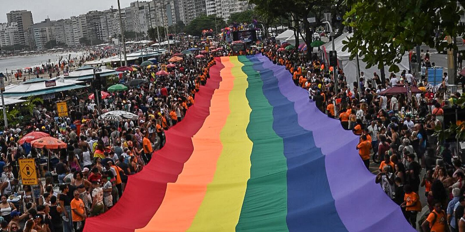 parada-lgbti+-do-rj-traz-toda-forma-de-amor-como-tema-em-2026